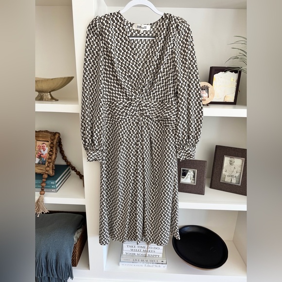 Diane von Furstenberg Myla in DVF LOGO Dress - Picture 2 of 16